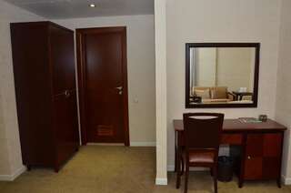 Отель Astoria Hotel Баку Улучшенный люкс-4